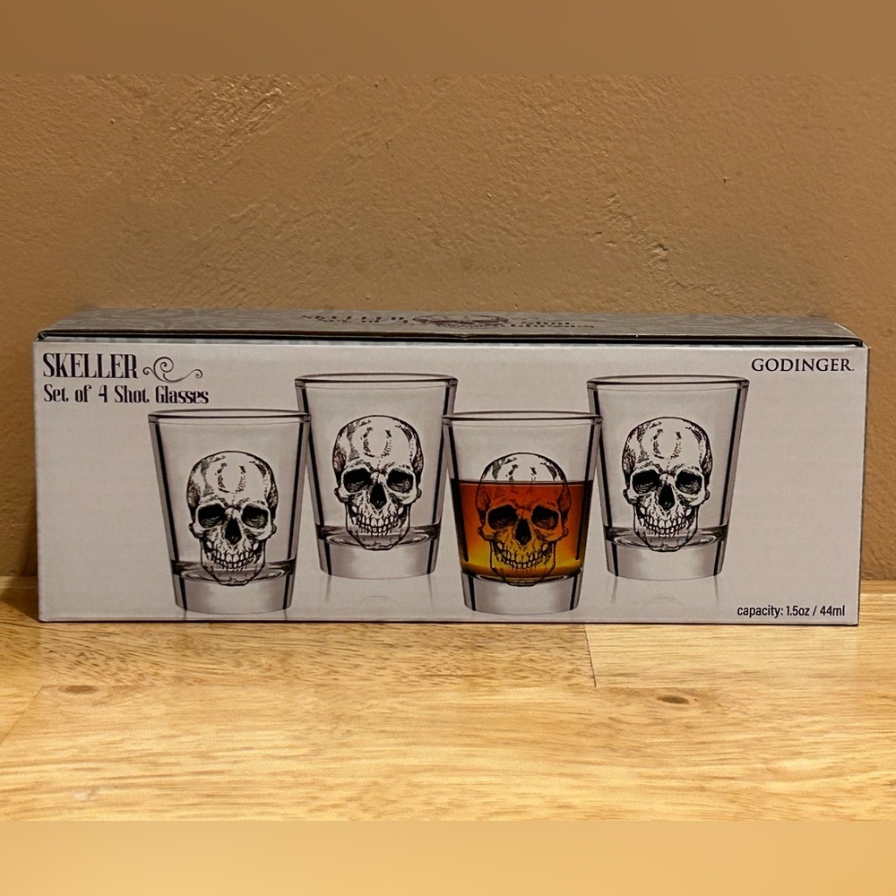 Skeller Set of 4 Skull Shot Glasses Made By Godinger. Brand New In Box.